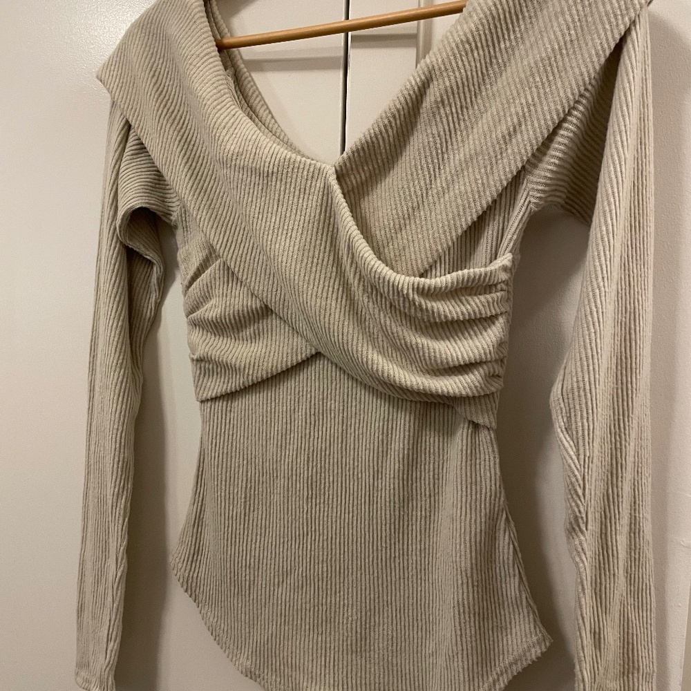 Free People Womens V Neck Tight Rib Knit Ruched Sweater Beige